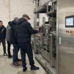 Croeso cynnes i gwsmeriaid tramor ymweld â'n cwmni i archwilio offer byrnu eilaidd