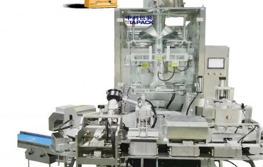 Peiriant pecynnu gwactod model triongl awtomatig ar gyfer powdr coffi